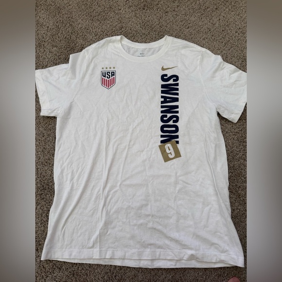 Nike Women's USA Soccer Crest White T-Shirt Mallory Swanson Number 9 Size XL - Picture 1 of 3